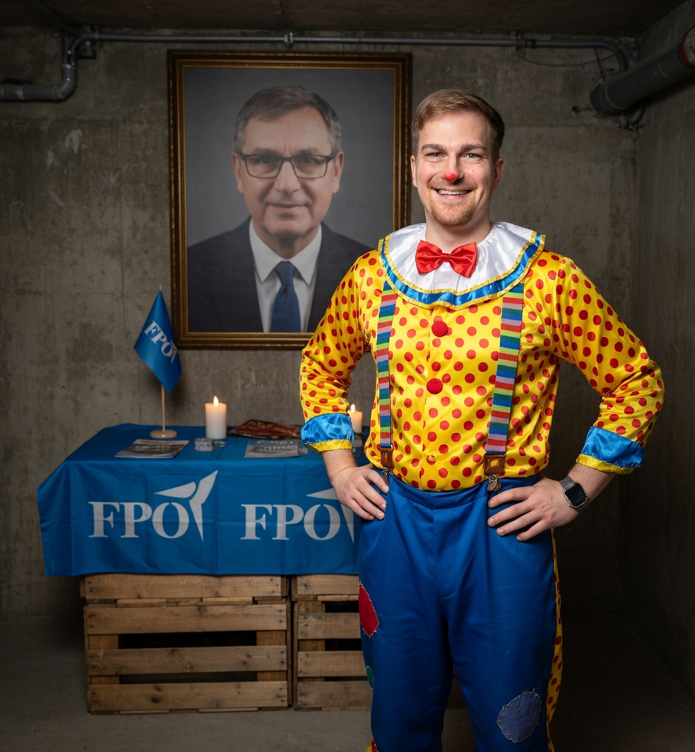 MrjochenV45504's tweet photo. @der_ackerl Best FPÖ-Groupie! (Satire) https://t.co/puagRva4Le