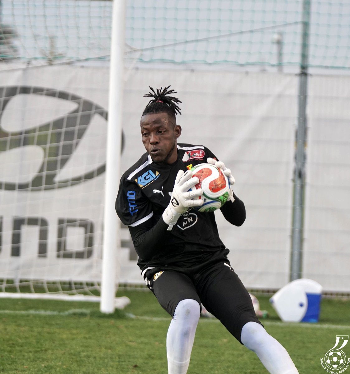 Dr Sneaker Nyame tweet media