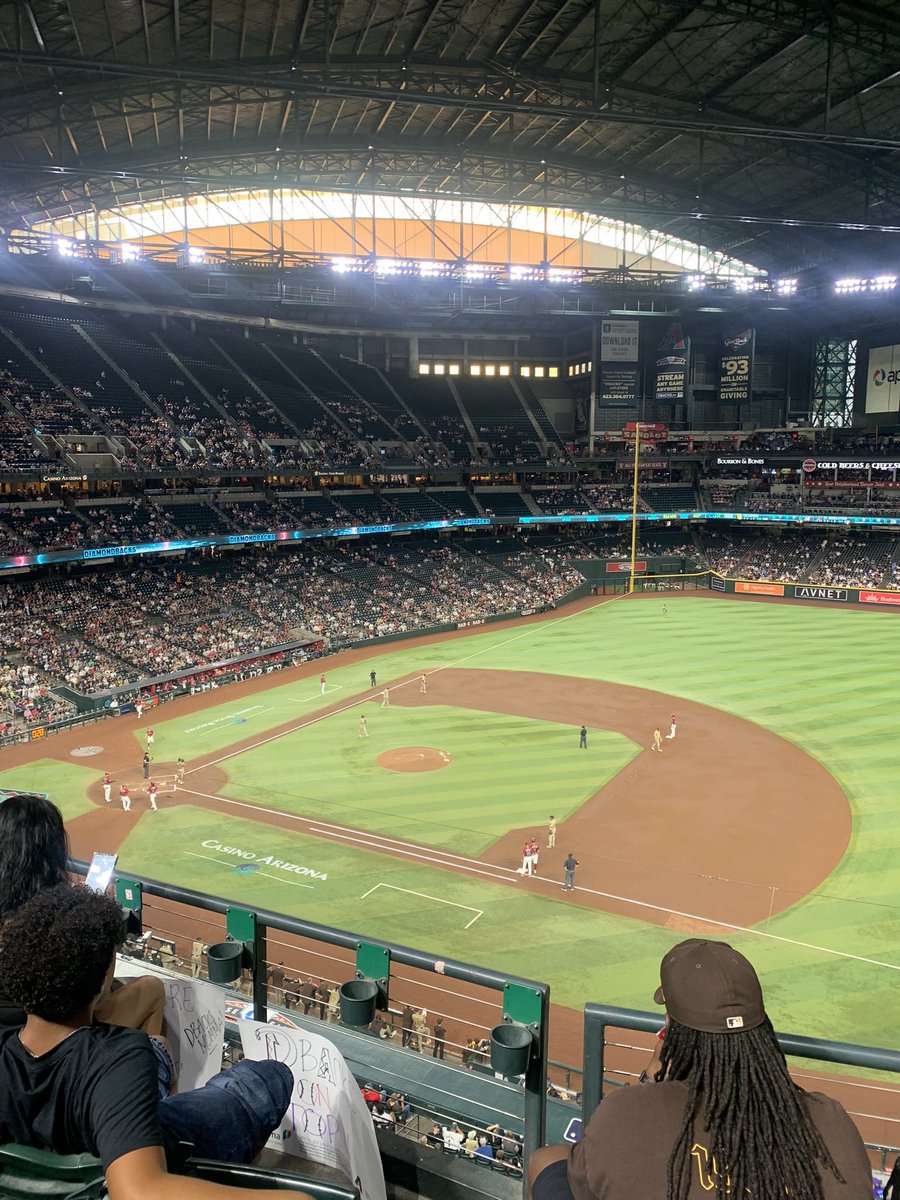 Saint Thomas tweet media