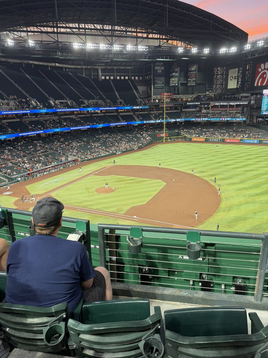 Saint Thomas tweet media