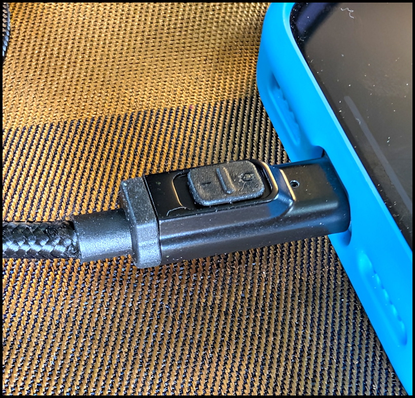 DaveTaylor's tweet image. Travelers! Do you eyeball those questionable USB chargers with a skeptic's eye, wondering if this time it might try to "juice jack" your phone? Problem solved! Check out my latest review of the Freedom Cable Charge Safe Cables: youtube.com/watch?v=_HzyW1… #data #charging #privacy