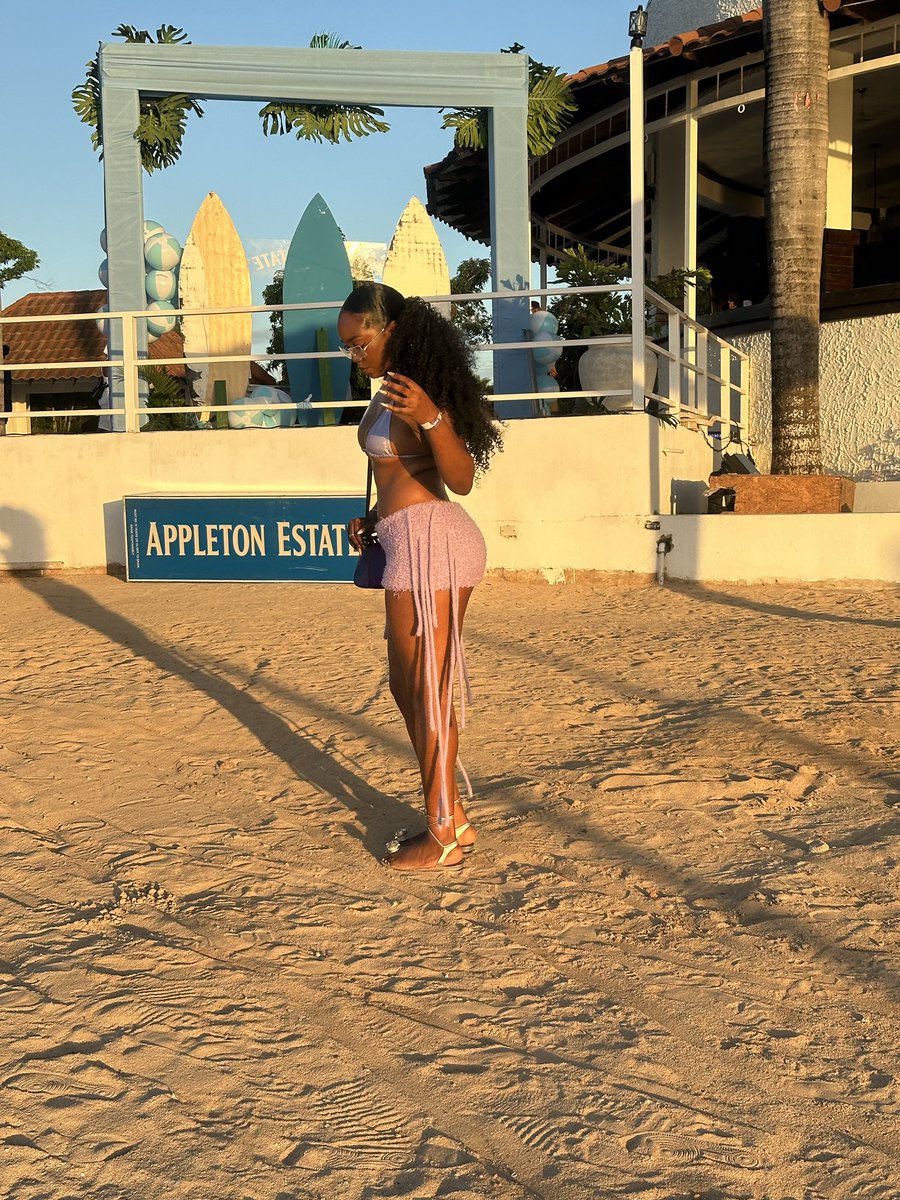 superstar tweet media