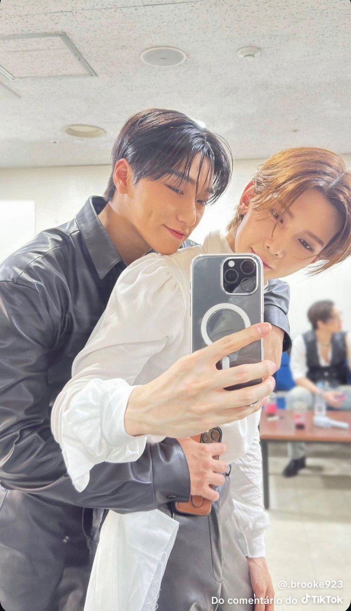 kety•8M1T tweet media