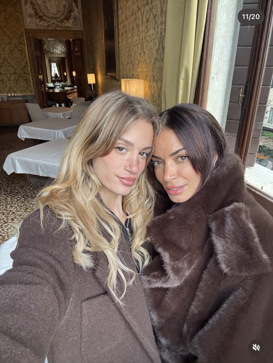 Oggi queste due ricchione hanno deciso di farci morire (sono bellissime) 💕