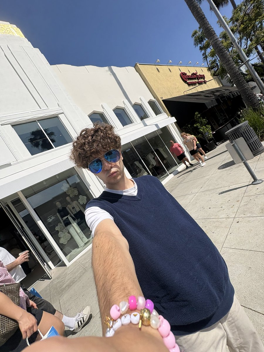 Derek Fry tweet media