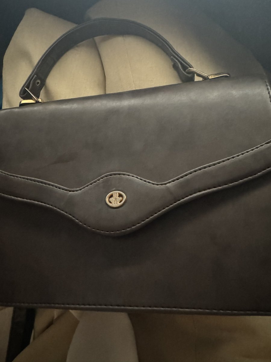 Αντιγόνη tweet media