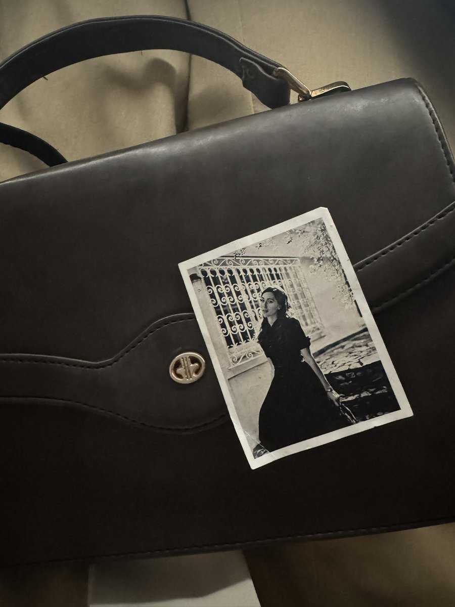 Αντιγόνη tweet media