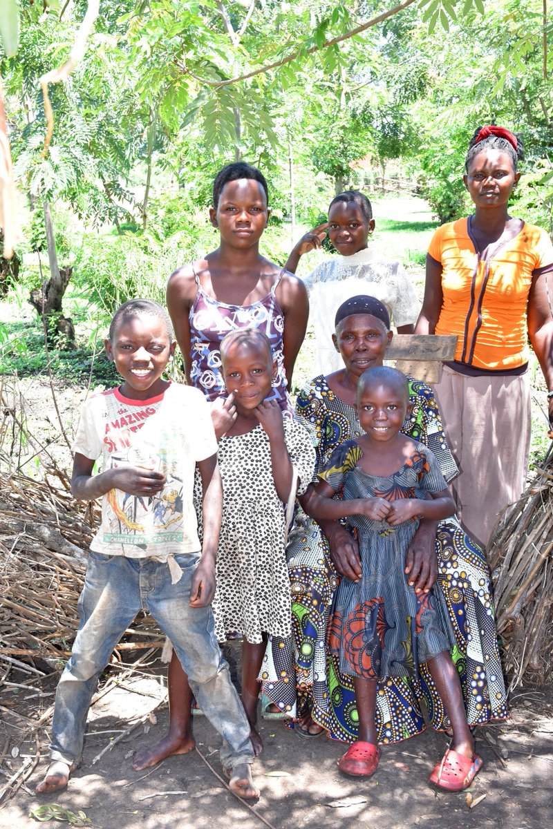 jeericknews's tweet photo. A community-based organization, @hope_beyondb, recently held a distribution of food items and sanitary items like soap to elderly people in Kasese Town.

They reached out to different elders in the area with support from local donors, who enabled them to deliver the items and ensure that those in need received essential support.

This kind gesture not only provided basic necessities but also brought hope, comfort, and a sense of care to the elderly community members.

Such initiatives continue to highlight the importance of unity, compassion, and giving back to the community.