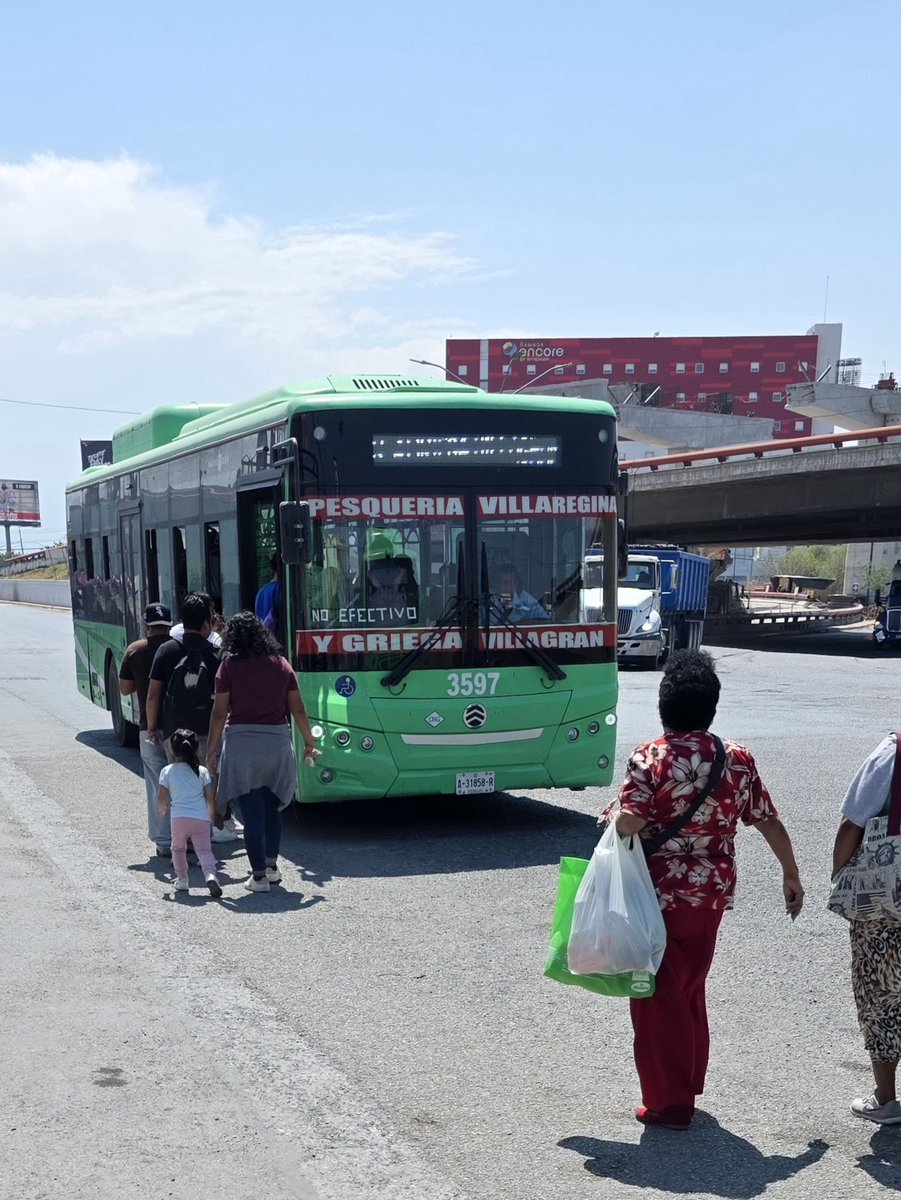 4lejandroZumay4's tweet photo. Ruta 41.
Climas apagados,  puertas inservibles y del Internet.... ni hablamos.
@gamavisionmx 
@MARIOGAMEZTV 
@SMovilidadNL 
@samuel_garcias https://t.co/96SQ7R3Aog
