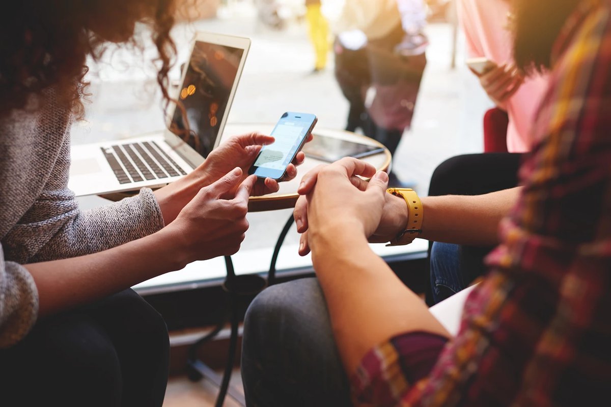 How can social media increase student engagement + enrollment in higher ed? Students are researching colleges on <a href="/instagram/">Instagram</a>, <a href="/tiktok_us/">TikTok US</a>  &amp; <a href="/LinkedIn/">LinkedIn</a> before they apply. The key: authentic content, platform-specific strategy, and early connection.

📝:  loom.ly/5Bz-3ME