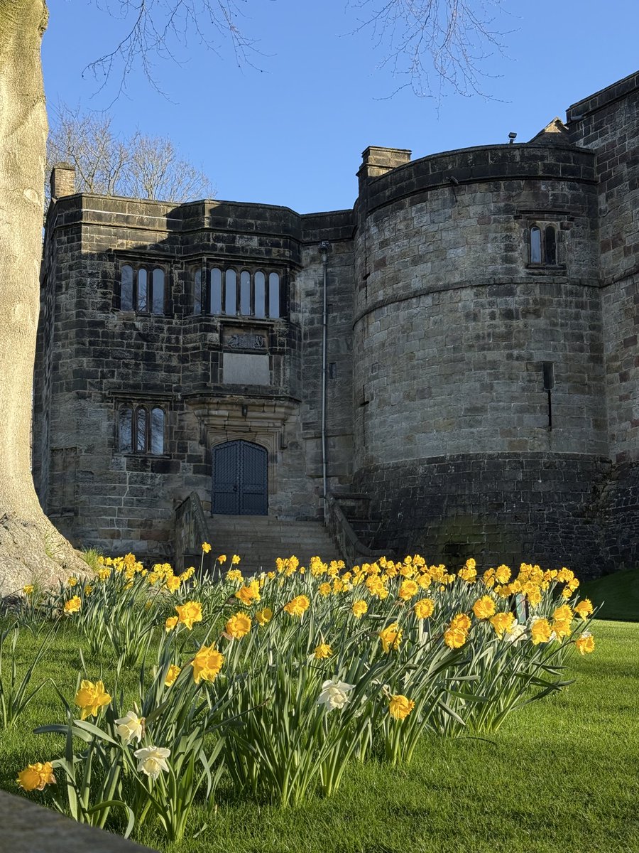 Skipton Castle tweet media