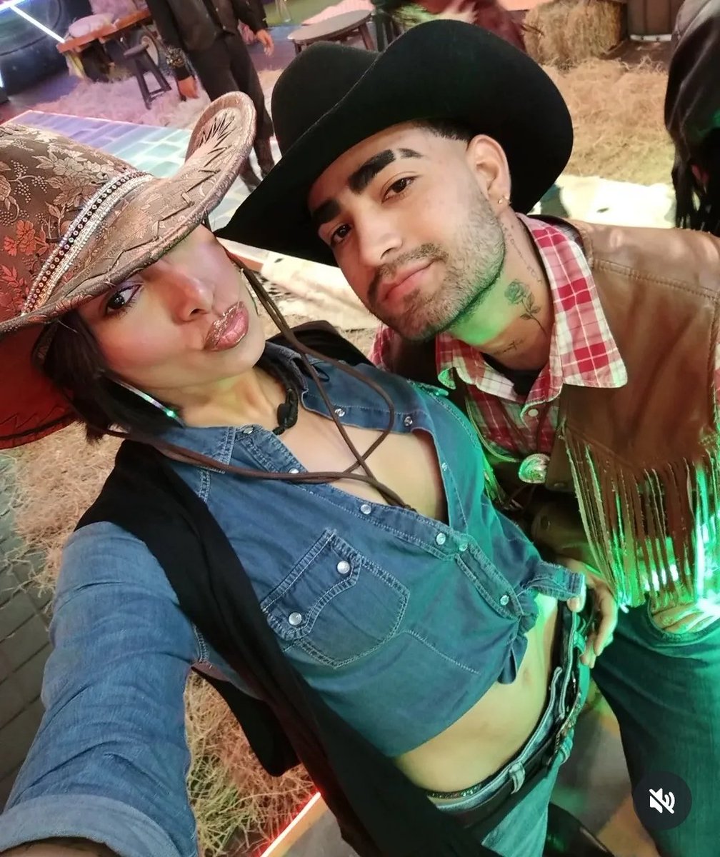 Karina 💙 tweet media