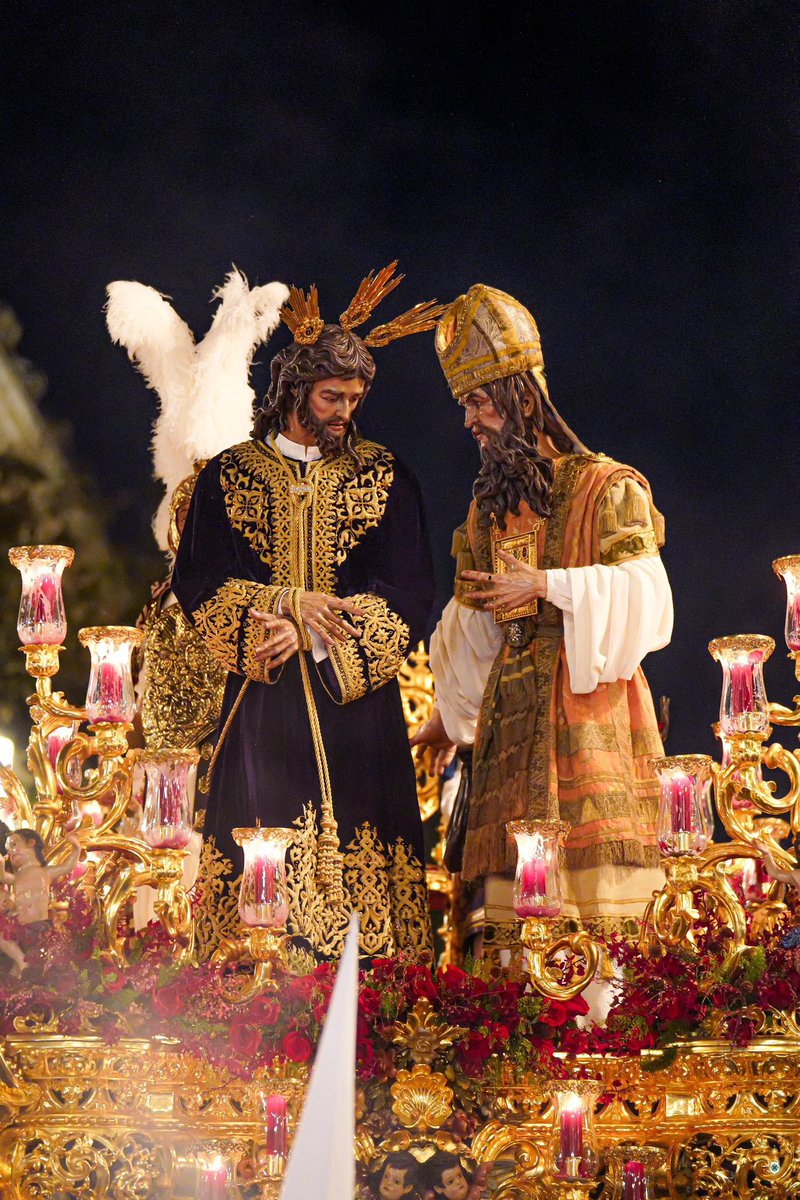 HdadSanGonzalo's tweet photo. ⚪️ PASO DE CRISTO

🕯️ Nuestro Padre Jesús en Su Soberano Poder buscando el Arenal de Sevilla…

🎶 Suena @lascigarreras 

📸 @GnzAlvarez 

#SGLunesSanto26 https://t.co/8j3W1cJITP