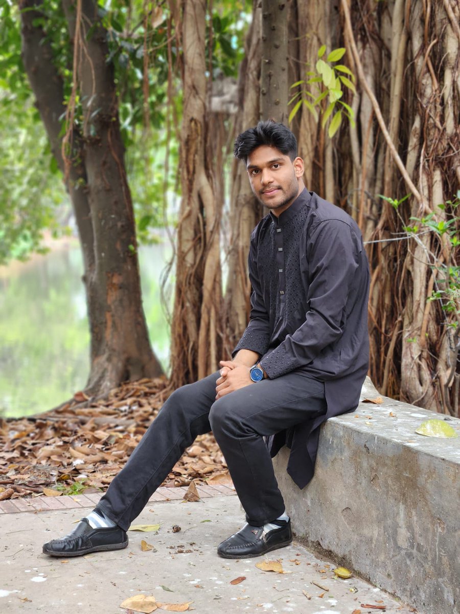 MdAlAmin_0's tweet photo. নীরবতা সবসময় দুর্বলতা না, কিছু কিছু নীরবতা নিজের সাথে যুদ্ধ করার সাহস দেয় শব্দহীন এই মুহূর্তেই লুকিয়ে থাকে হাজারো গল্প,
যা সবাই বুঝতে পারে না শুধু অনুভব করতে হয়। 🖤 https://t.co/b5R07tE9IW