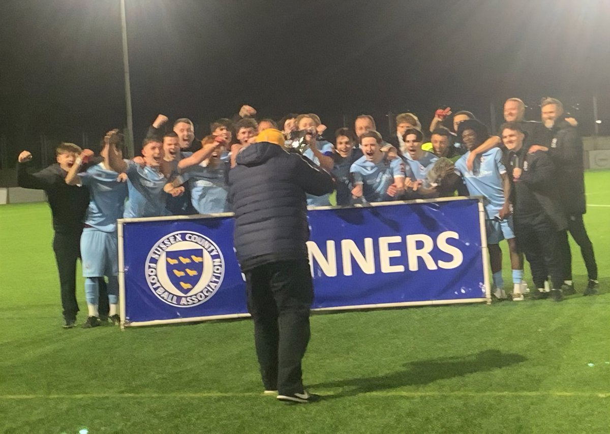 hastingsufc's tweet photo. 🏆 https://t.co/ogIq8tp18N