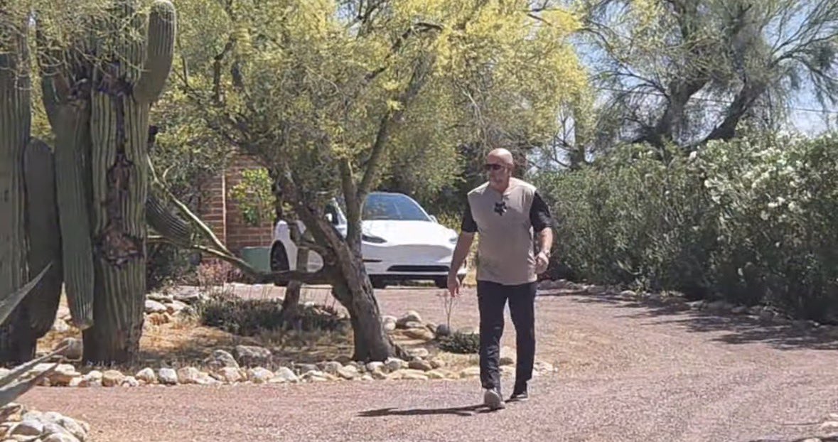 Adriienne F tweet media