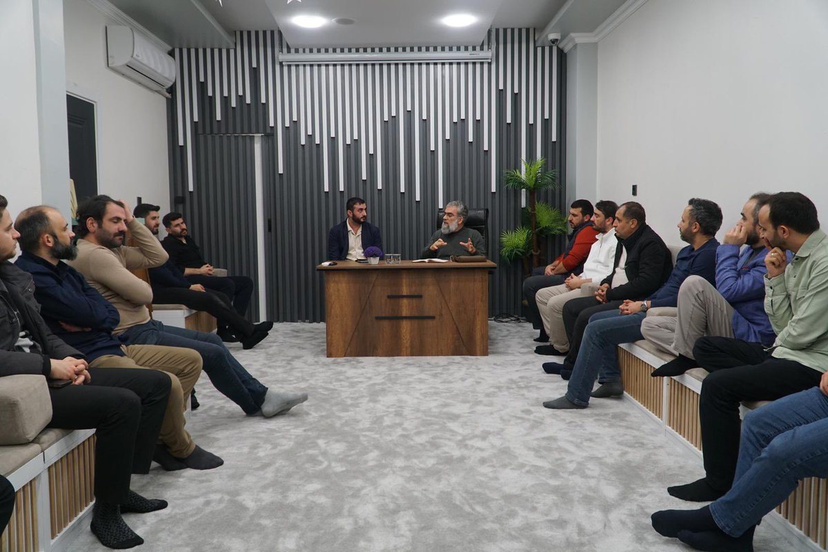 imhesenyurt's tweet photo. Bu hafta Cuma sohbetimizde kıymetli hocamız Kubilay Aşkın Durdağ ile “ABD - İsrail kanlı ittifakı karşısında islam dünyası” konusunu işledik.

Erkeklere yönelik derslerimiz her Cuma günü saat 20.30’da İMH Esenyurt Merkezi’nde düzenlenmeye devam edecek. Seni de bekliyoruz! https://t.co/sngzL3hb74