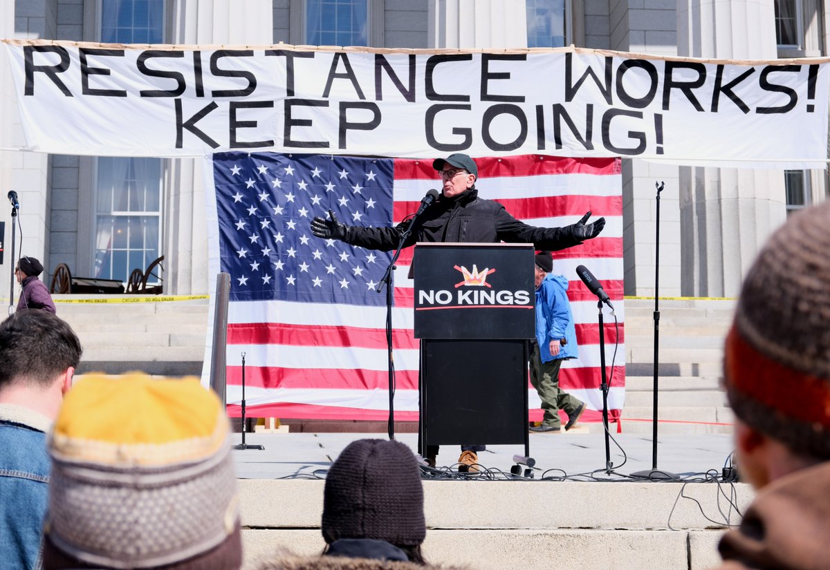 Senator Peter Welch tweet media