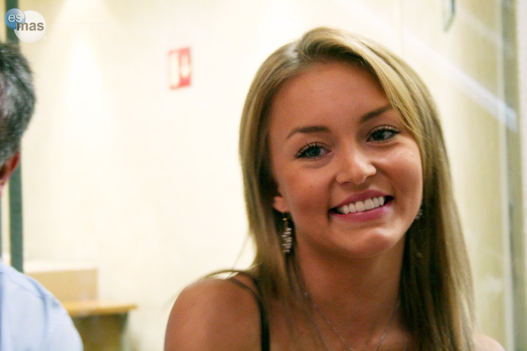 Fotos do dia em que a Angelique Boyer descobriu que seria Teresa.
Detalhe: ela nunca tinha sido protagonista de novela e mesmo assim ganhou o papel mais disputado da época.