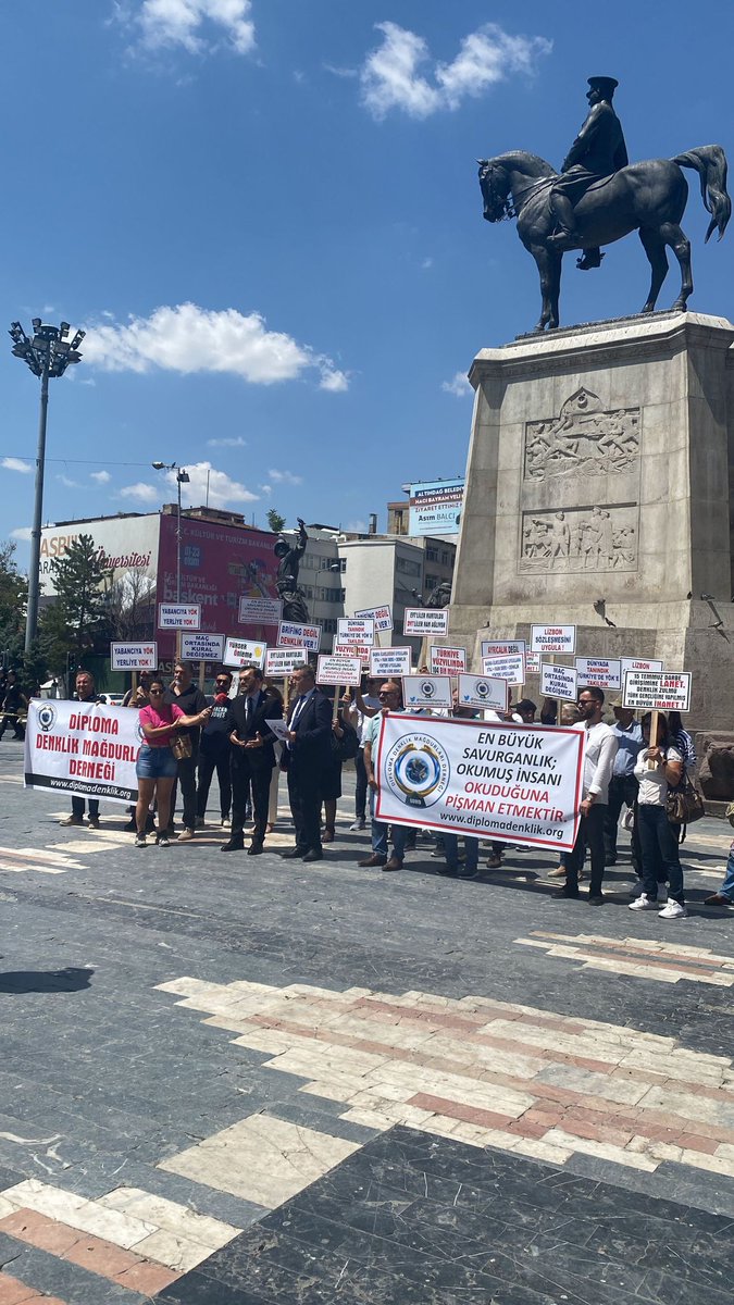 <a href="/sahanfazli/">Fazlı Şahan</a> İçerisinde #DenklikSorunu nun çözümü olmayan bir Öğrenci affı istemiyoruz. 2006 dan beri devam #DiplomaDenklikSorunu çözülsün istiyoruz. Yaklaşık 104 bin #DenklikMağduru mesleklerini İcra etmek için #DenklikMüjdesi bekliyor.
#104binDenklikBekliyor
#DenklikSorunuÇözülsün