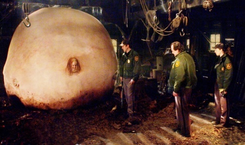 EugWSerra's tweet photo. On March 31, 2006, Slither was released! #Slither #JamesGunn #NathanFillion #ElizabethBanks #MichaelRooker #GreggHenry #TaniaSaulnier #BrendaJames #JennaFischer #DonThompson https://t.co/CxhLKLTzOd
