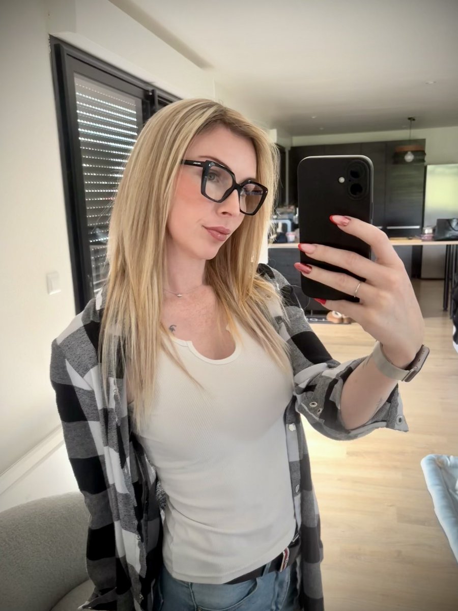 Joy B4by tweet media