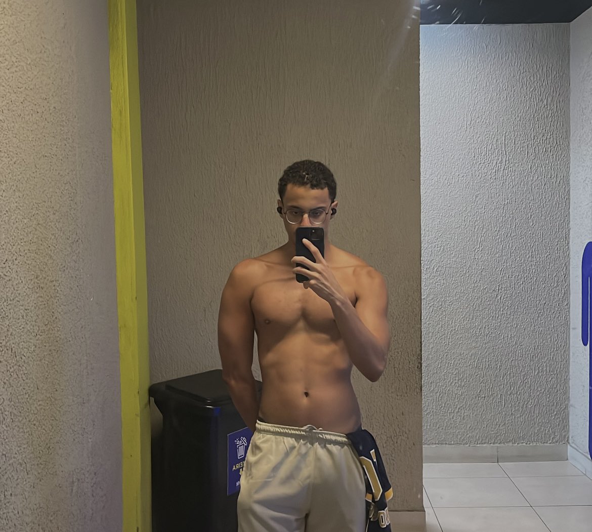 jota tweet media