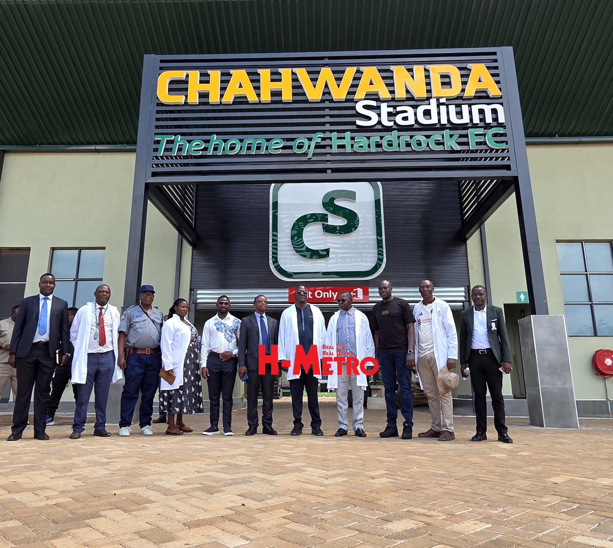 Chahwanda Complex MINISTER of Sport, Arts, Recreation and Culture Anselem Sanyatwe tours ...