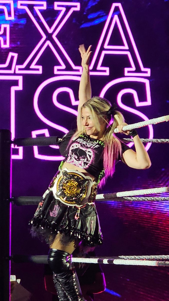 ✭EraOfBlissHausen✨️ Just a Cool Bliss Fan Account tweet media