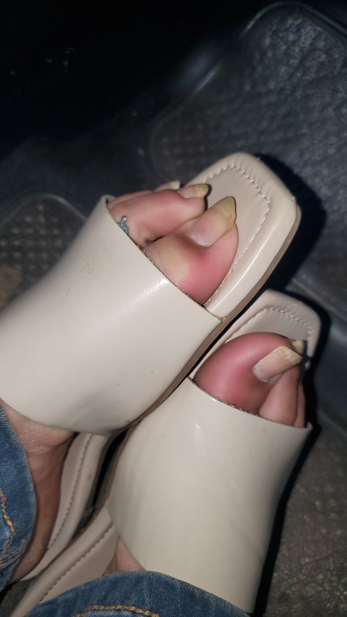 Tori Valentine 👣 tweet media