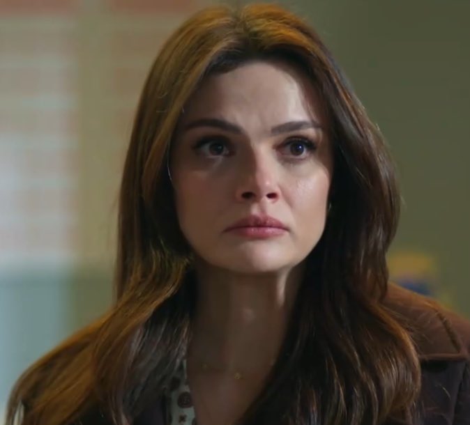 SOMEONE SEDATE ME LOOK AT HER FACE SHE DOESNT DESERVE THIS  #UzakŞehir