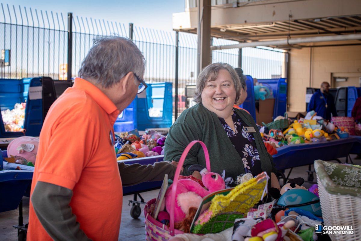 goodwillsa's tweet image. Easter is almost here &amp;amp; our stores are filled with ready-to-go baskets! 🐣🧺🎀

Huge shoutout to our amazing team members for creating sustainable Easter baskets for our community. 🙏

Find a Goodwill near you: goodwillsa.org/locations/ 🔗

#GoodwillSanAntonio #GoodJobEveryone👍