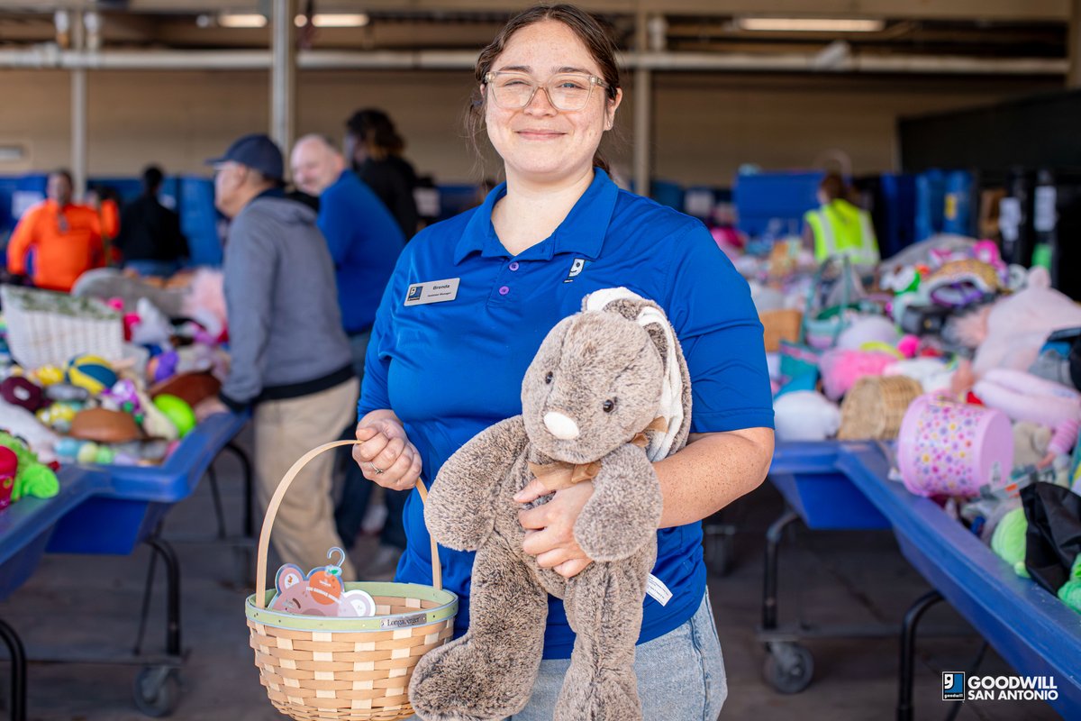 goodwillsa's tweet image. Easter is almost here &amp;amp; our stores are filled with ready-to-go baskets! 🐣🧺🎀

Huge shoutout to our amazing team members for creating sustainable Easter baskets for our community. 🙏

Find a Goodwill near you: goodwillsa.org/locations/ 🔗

#GoodwillSanAntonio #GoodJobEveryone👍