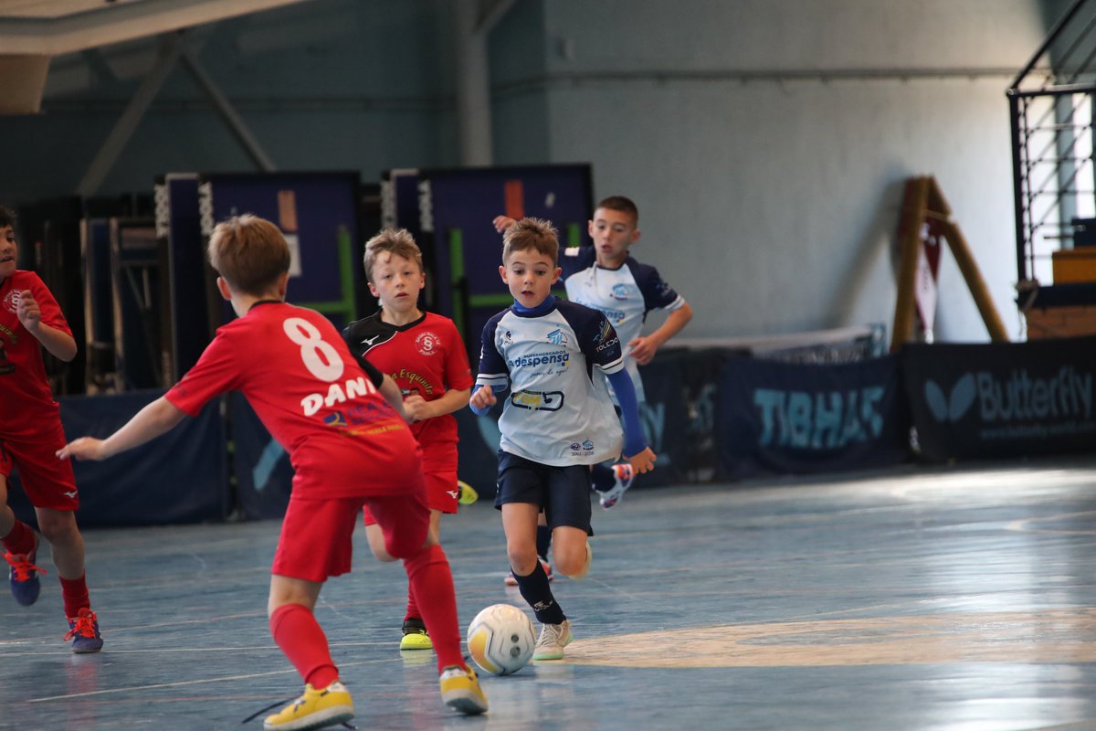 Moprisala's tweet photo. 🏆 LA DESPENSA FUTSAL CUP
Concluye la Fase de grupos y ya tenemos los equipos que disputarán mañana las semifinales 📊
Empezamos repaso a las clasificaciones con la categoría BENJAMÍN
Mañana Martes a las 10 horas semifinales y a las 16 horas la gran final https://t.co/0yvZfw0AiS