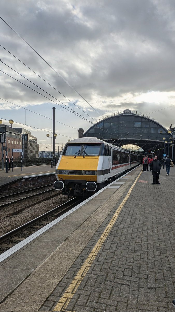 The Right Track tweet media