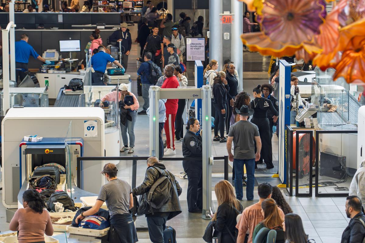 Bush Airport tweet media