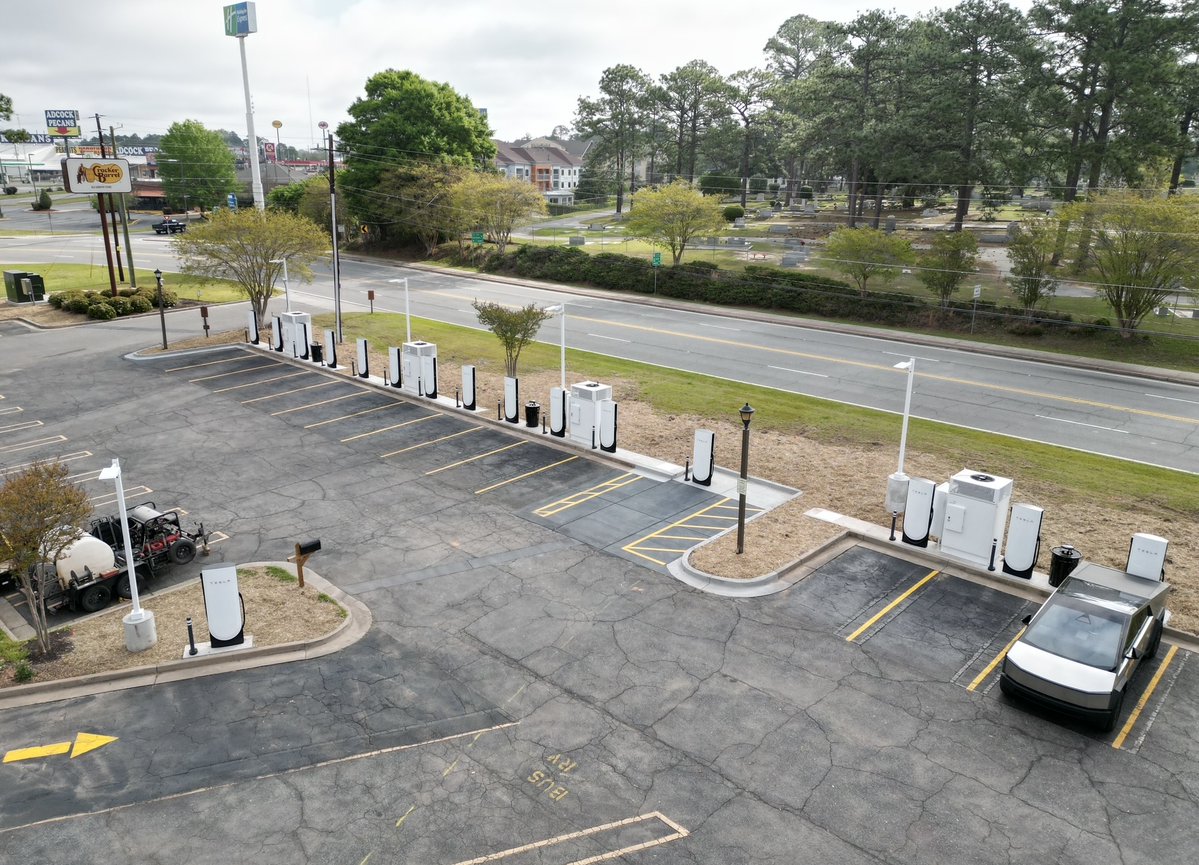 Tesla Charging tweet media