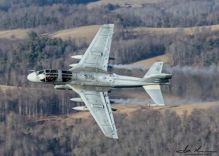 milavmedia's tweet photo. @aviationarchive Purpose built, Intruder &amp; Prowler have such attitude - especially down low. https://t.co/d3emU9mNvh