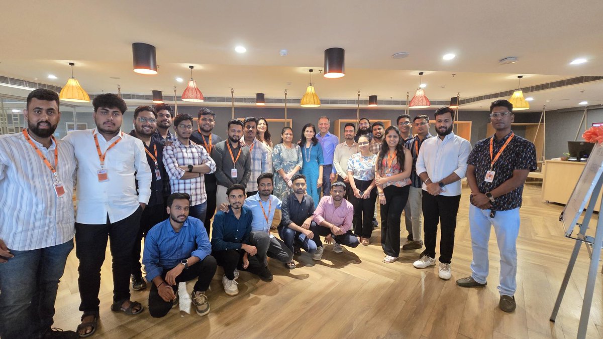 CraveInfotech's tweet image. Great to host our CEO Shrikant Nistane and President Vrushali Vee Nistane at our Pune and Nagpur offices. Meaningful conversations, strong alignment, and a shared focus on innovation, execution, and real impact.

#Leadership #TeamCulture #CompanyCulture #LeadershipVisit