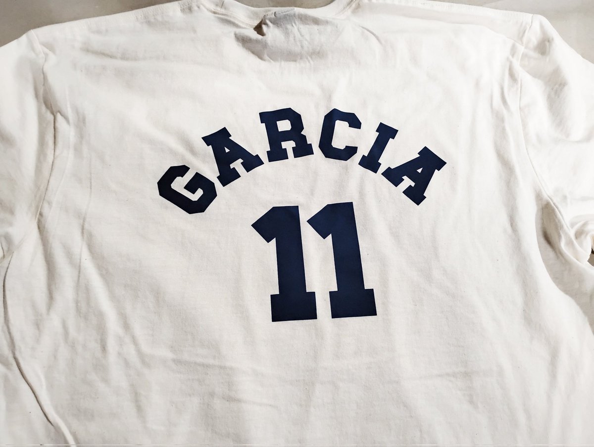 JamesLeonDavid1's tweet image. Made myself a bootleg tee. Let's do this. Go @Royals!

#screenprinting  #openingday #royals #mlb