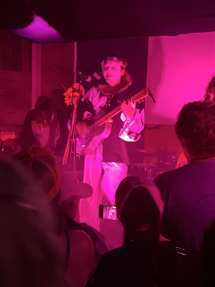 Two Thumb Chum tweet media