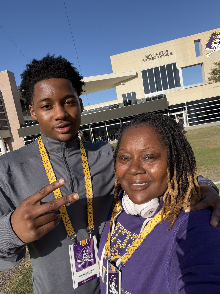 Ivan Thompson tweet media