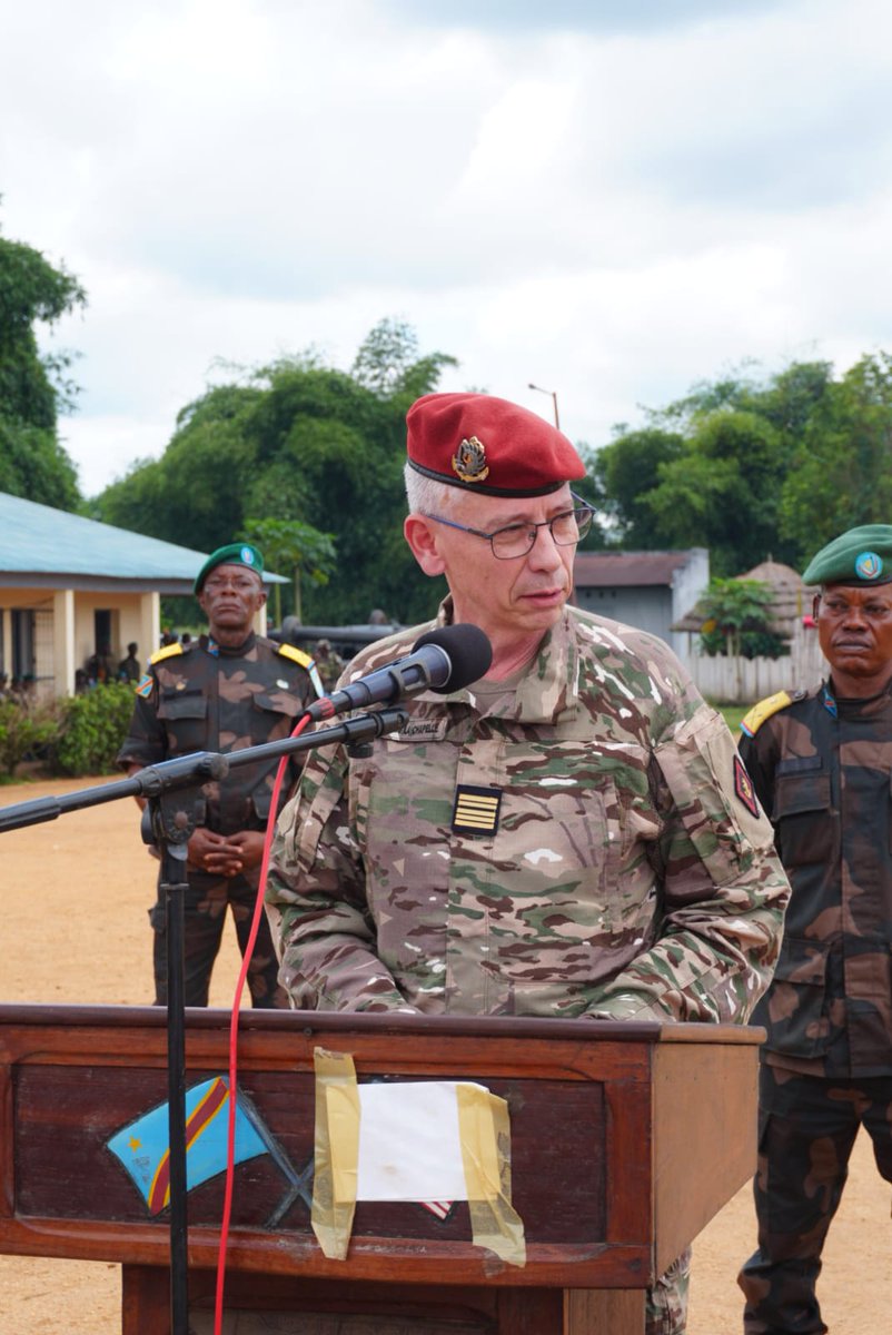 AmbaFranceRDC's tweet image. À Kisangani, au camp Bahuma, s’est tenue la cérémonie de clôture du DIO Jungle, illustrant la coopération militaire 🇨🇩 &amp;amp;🇫🇷

La 🇫🇷 confirme ainsi son engagement auprès de la brigade de combat en jungle. Après 41 jours de formation, 715 militaires FARDC ont achevé leur instruction.