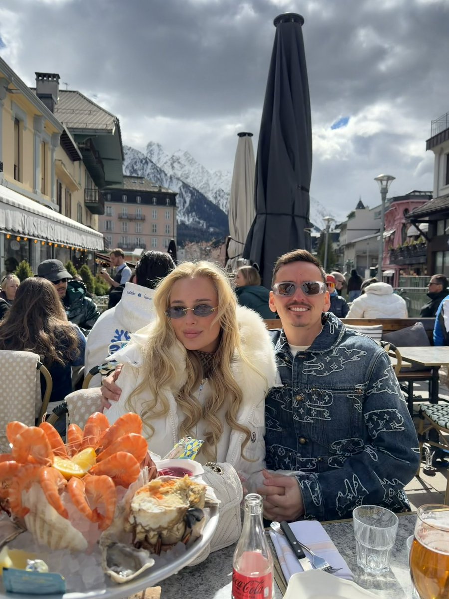 Carl Moon 🌙 tweet media