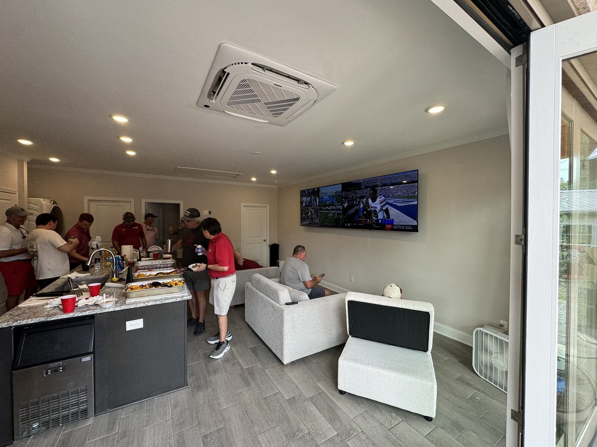 AlfaMale tweet media