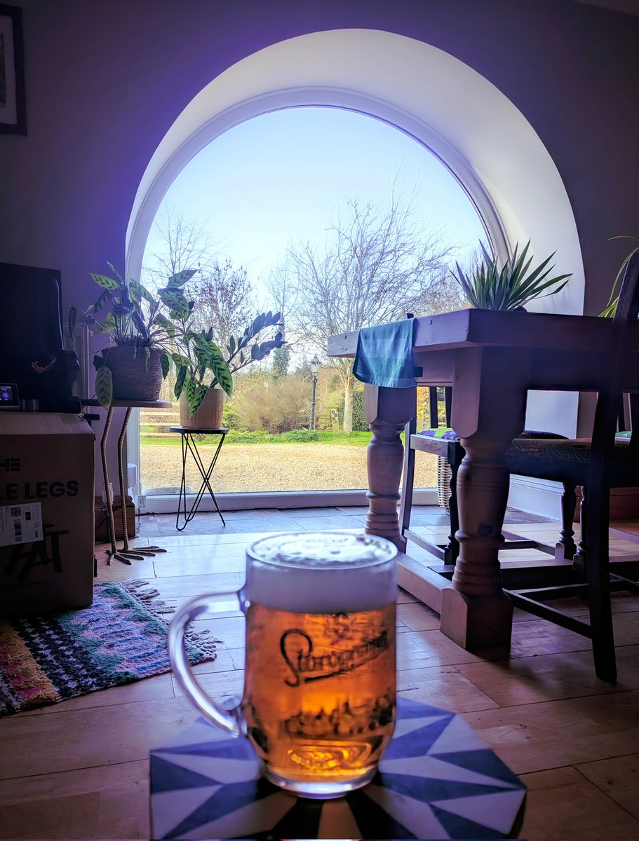 StuartKlinke's tweet image. Midweek special.
#Cheers