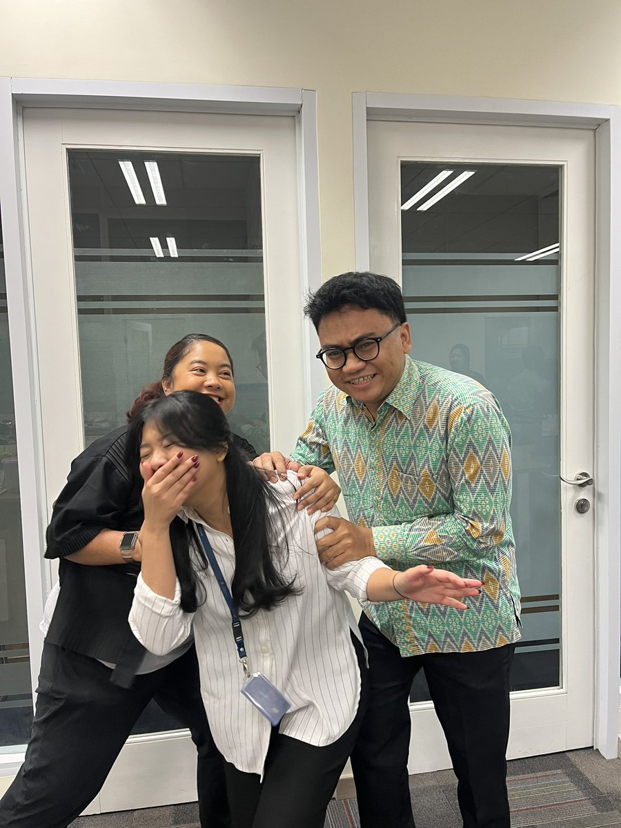 diindnd's tweet photo. officially signing out!! gw beneran mewek bgt…😭😭😭 https://t.co/65WqIiRp0T