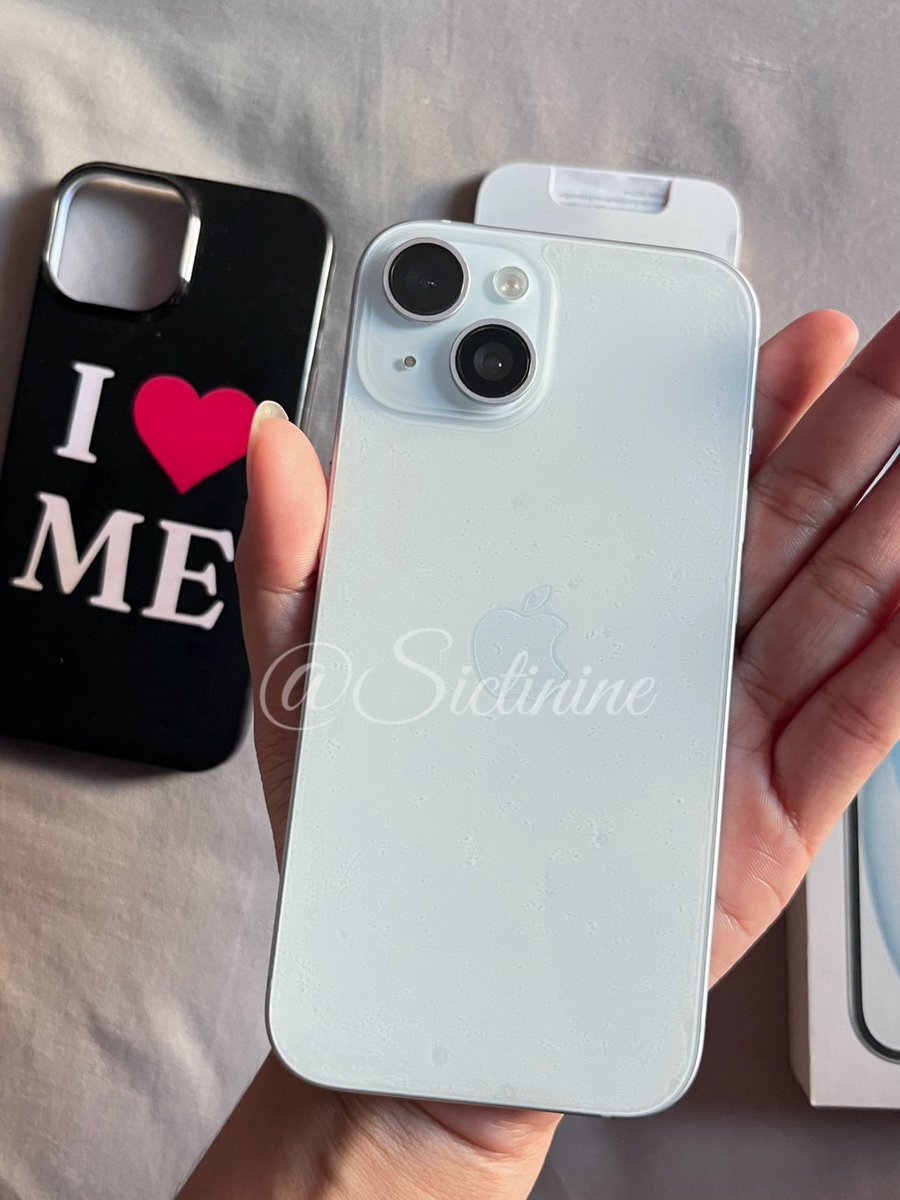 Sictinine's tweet photo. ส่งต่อ iphone 15 สีฟ้า 128 gb 🩵
15,000 บาท 
(รับผ่อนได้ไม่เกิน1เดือน ผ่อนหมดรับของ)
ผู้หญิงใช้งานเองมือเดียว
ไม่มีตำหนิ  แถมเคส 
ติดฟิล์มหน้า-หลัง
สอบถามพต.dm ka 🤚🏻
#iphoneมือสอง #ไอโฟนมือสอง
#ไอโฟนมือ2 #ส่งต่อโทรศัพท์ #Iphone15 https://t.co/t7lGqGbqpH