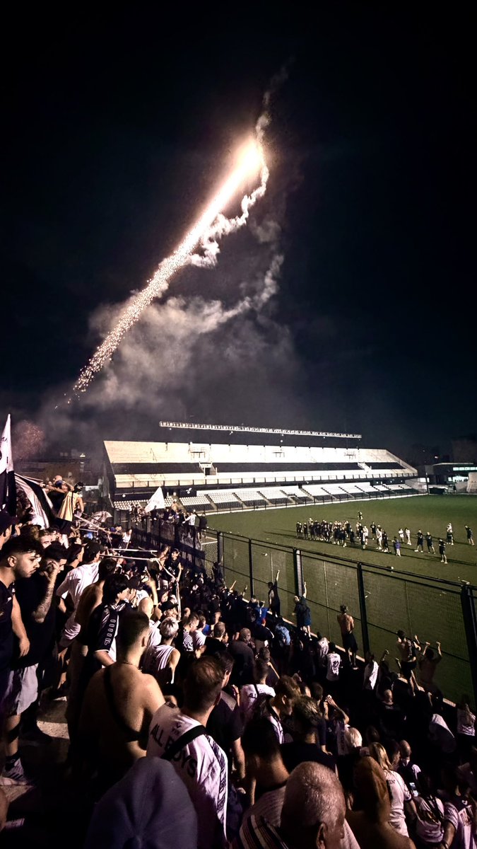 𝕊𝕋𝔸ℕ𝔻 𝕐𝕆𝕌ℝ 𝔾ℝ𝕆𝕌ℕ𝔻 👊 tweet media