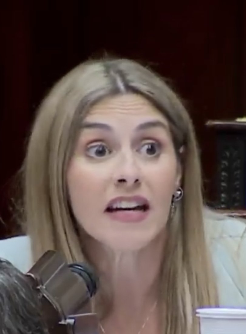 →MANU← tweet media